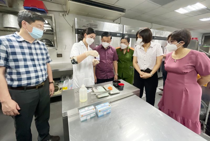 Đoàn kiểm tra liên ngành số 1 thực hiện kiểm tra an toàn thực phẩm tại thành phố Hà Nội