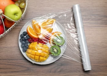 Màng bọc thực phẩm có thực sự an toàn?