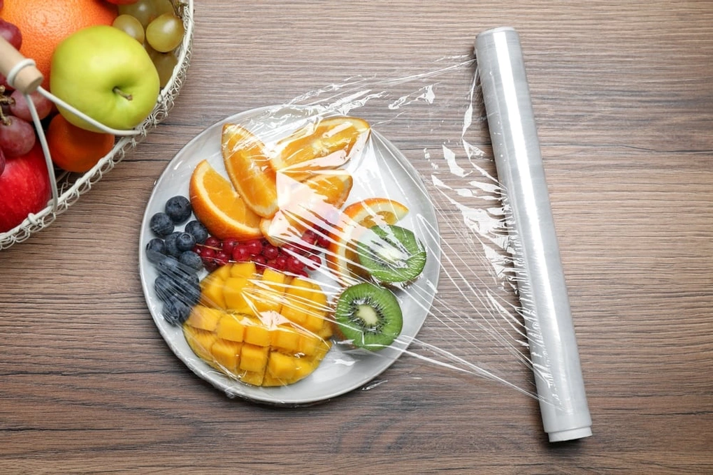 Màng bọc thực phẩm có thực sự an toàn?